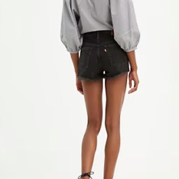 Levi's® Premium
501® HIGH RISE WOMEN'S SHORTS W26 - Picture 3 of 9